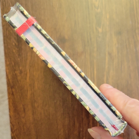 Floral Journal - Green and Red - Picture 7 of 7